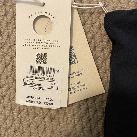 NWT maaji one piece reversible cutout swimsuit medium. Black w/ pink floral - Picture 7 of 7